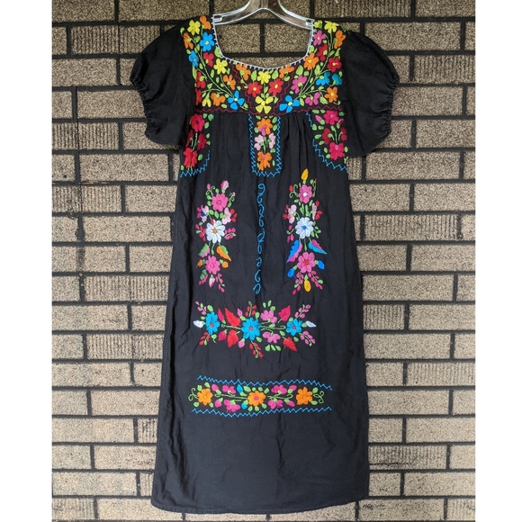 Vintage Dresses & Skirts - Vintage floral embroidered dress cotton M